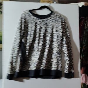 Simply Vera Vera Wang Gray Leopard Print Sweater